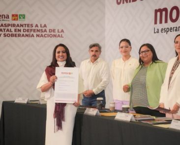 Gladyz-Butanda-se-registra-para-coordinar-la-Defensa-de-la-Transformacion-y-la-Soberania-en-Michoacan